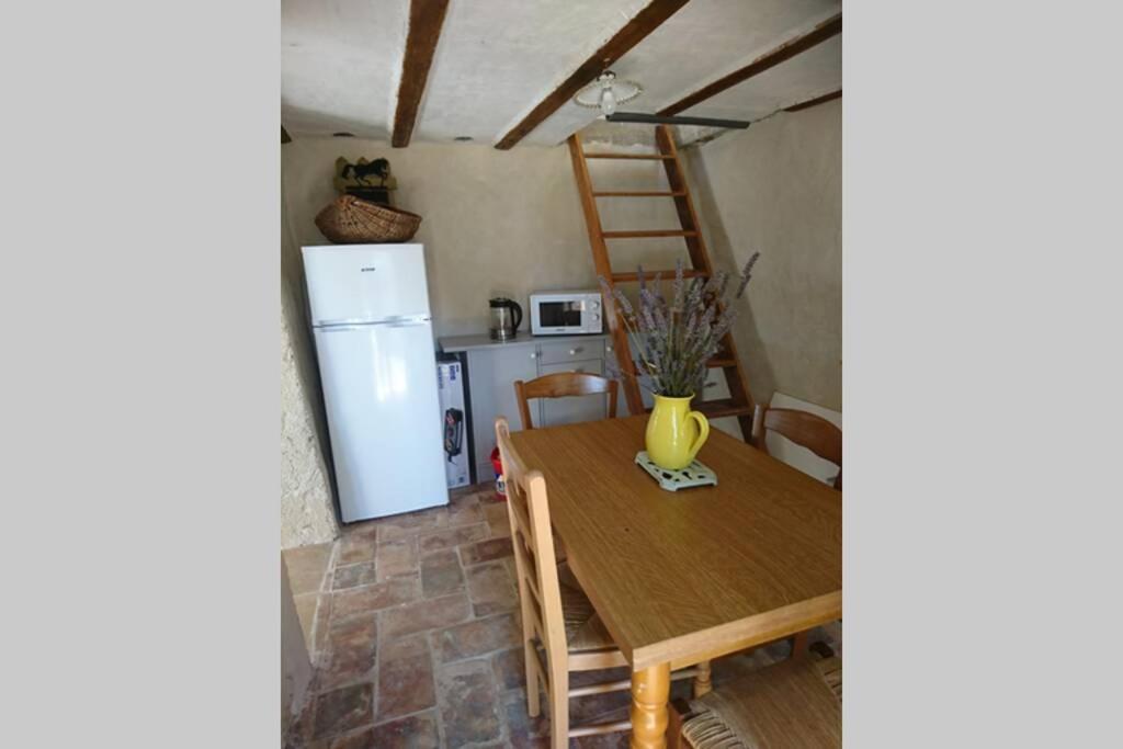 Cabanon Entoure De Montagnes Et D'Oliviers Βίλα Nyons Εξωτερικό φωτογραφία