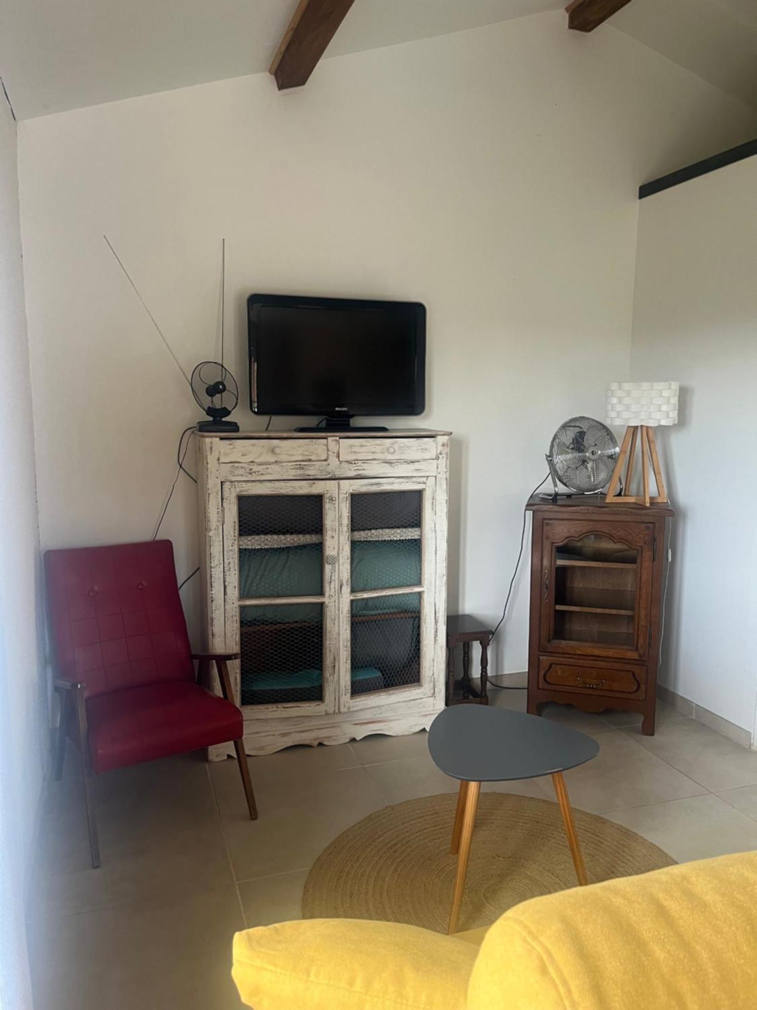 Cabanon Entoure De Montagnes Et D'Oliviers Βίλα Nyons Εξωτερικό φωτογραφία